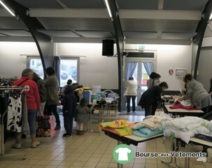 Photo de la bourse aux vêtements bourse aux vêtements d'hiver et matériel de puériculture