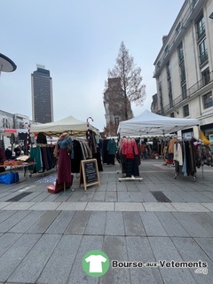 Photo de la bourse aux vêtements Marché de la fripe