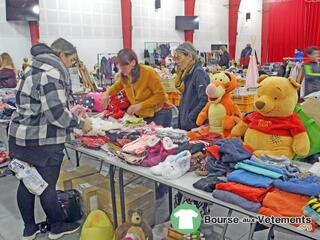 Photo de la bourse aux vêtements Vide chambre et foire à tout