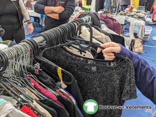 Photo de la bourse aux vêtements Vide dressing du ciq les amis de rassuen