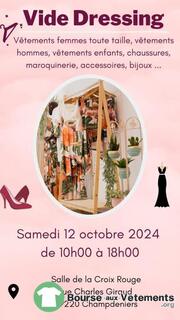 Photo de la bourse aux vêtements vide dressing femme, homme et enfants